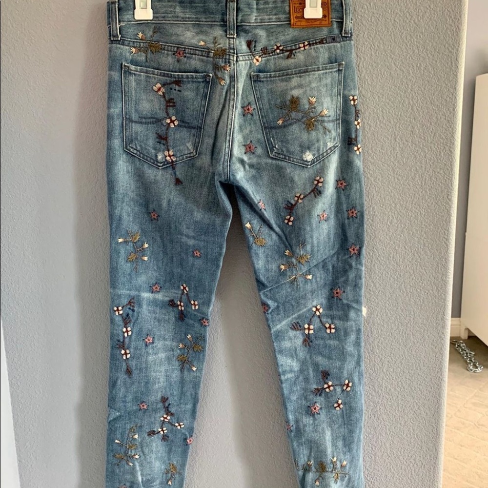 LUCKY embroidered jeans